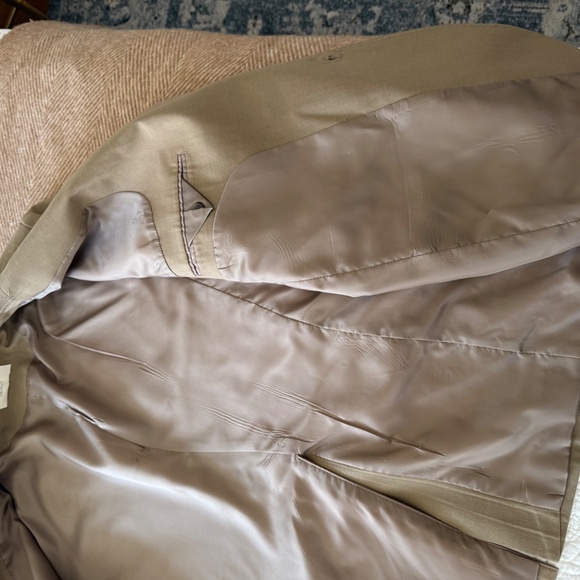 Blazer - Picture 3 of 4